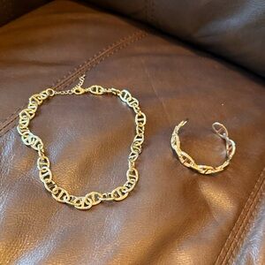 Women’s gold necklace and bracelet set